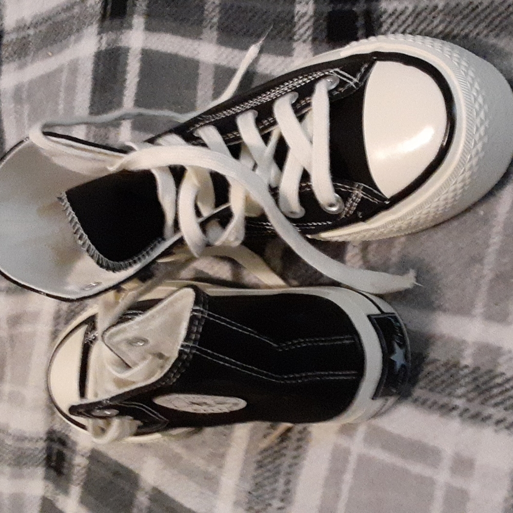 Hi top black sneakers. Size 8